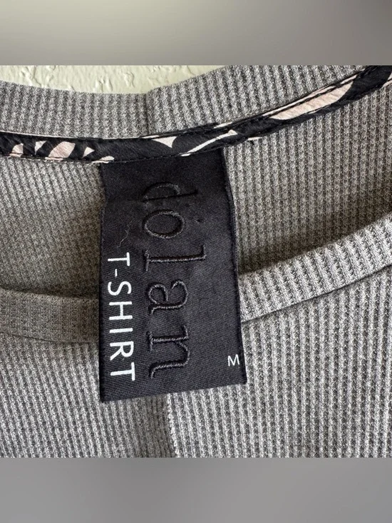 Dolan | waffle knit oversized shark bite top | M - Picture 5 of 5
